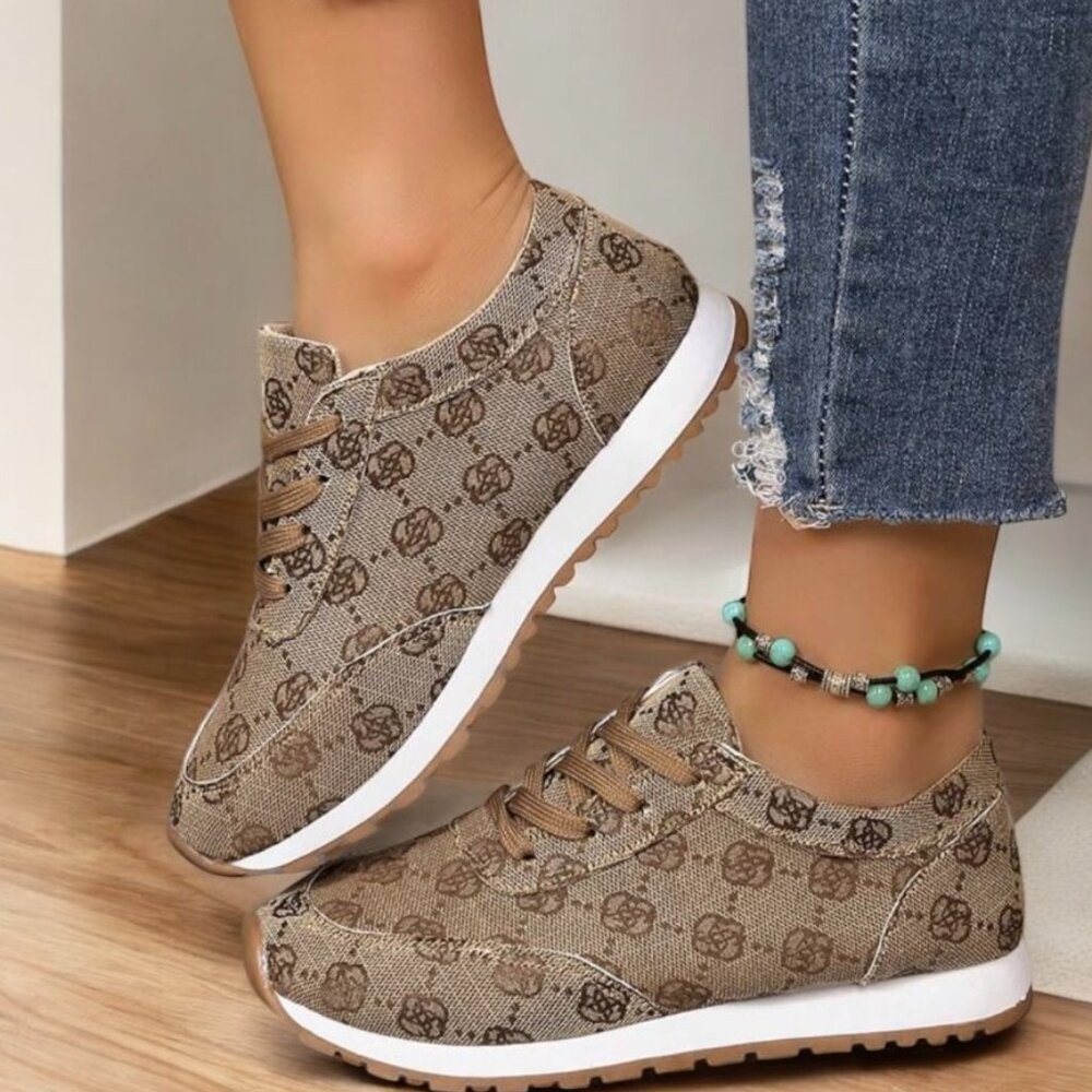Size 6 Khaki Casual Sneakers